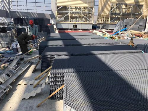 使冷卻塔運行最佳需要考慮哪些因素?(如何判斷冷卻塔設(shè)備好壞)